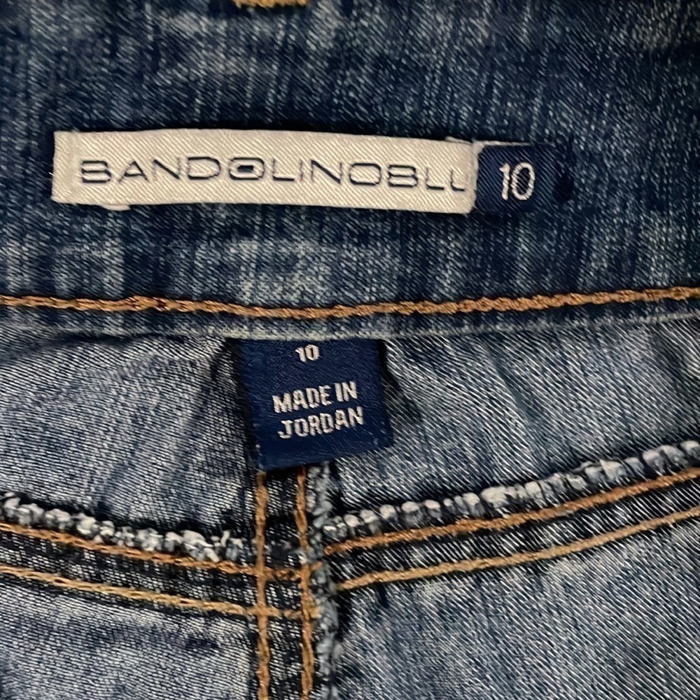3/$15. Bandolino Blu Denim Capris Size 10 - Picture 9 of 11